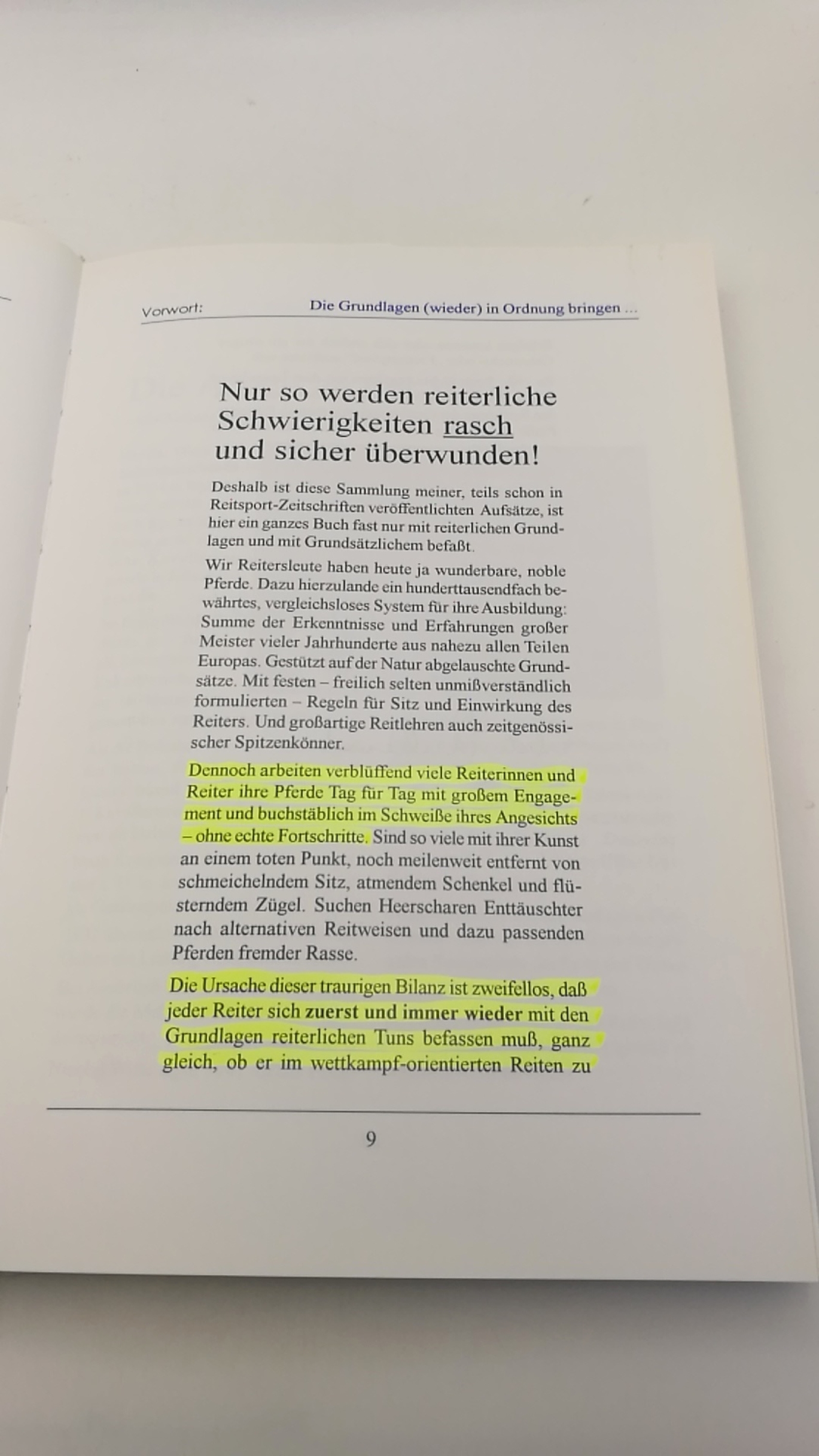 Hübener, Eberhard: Schmeichelnder Sitz, atmender Schenkel, flüsternder Zügel Vom feinfühligen, partnerschaftlichen Umgang mit dem Pferd und über Nöte der bundesdeutschen Reiterei