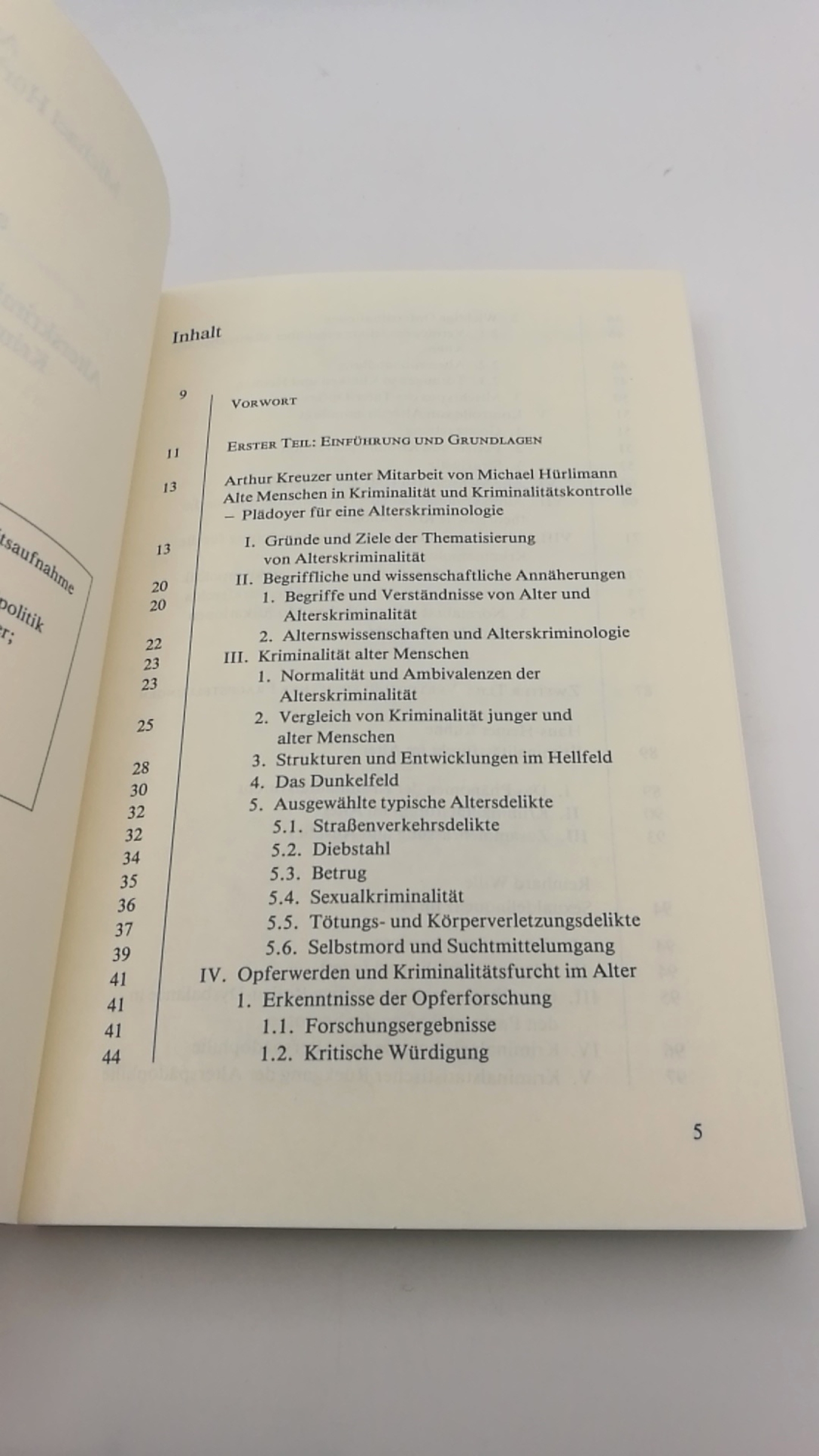 Kreuzer, Arthur [Hrsg.]: Alte Menschen als Täter und Opfer Alterskriminologie und humane Kriminalpolitik gegenüber alten Menschen