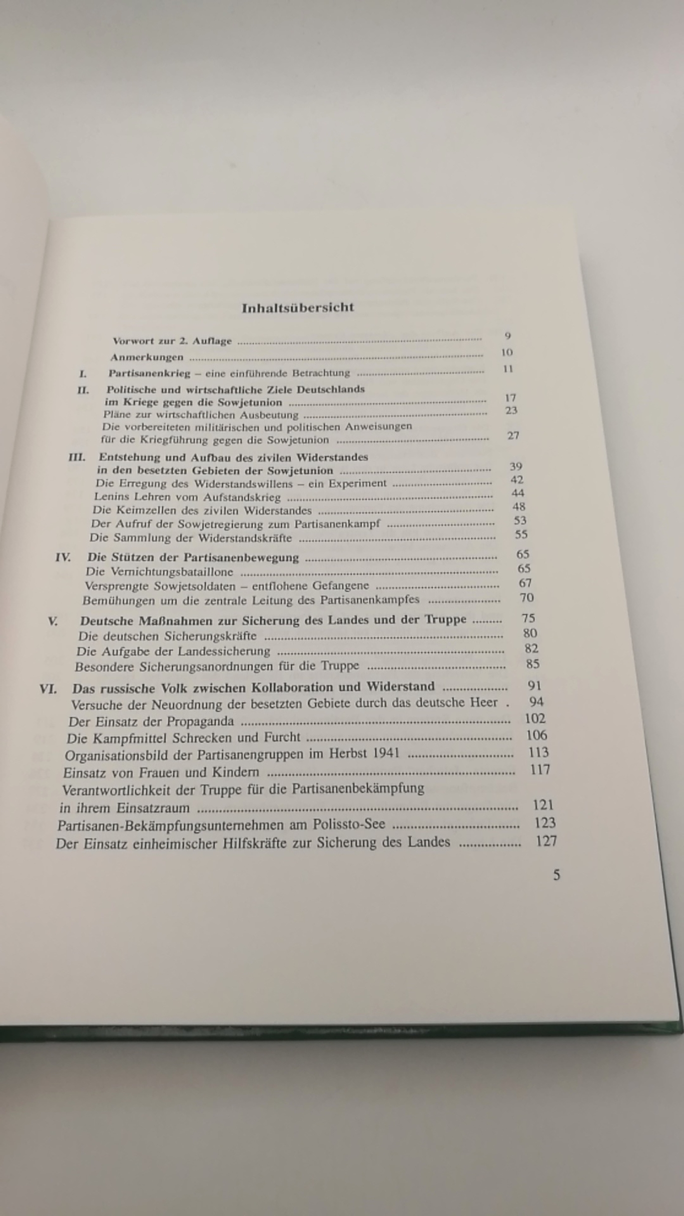 Hesse, Erich: Der sowjetrussische Partisanenkrieg 1941 bis 1944 im Spiegel deutscher Kampfanweisungen und Befehle 