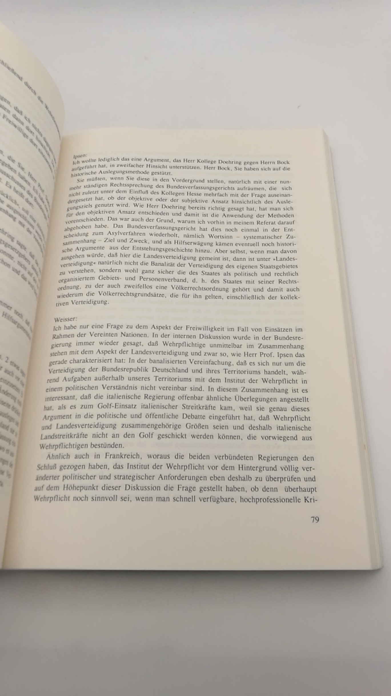 Schwarz, Jürgen [Hrsg.]: Rechtliche und politische Probleme des Einsatzes der Bundeswehr "out of area" Protokoll und Dokumentation eines Symposium der Universität der Bundeswehr München am 12. und 13.12.1991. Sicherheit und Recht; Bd. 8