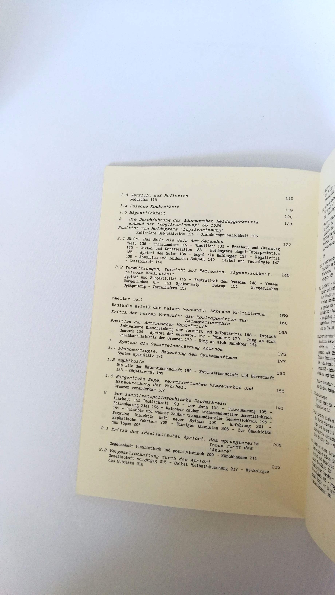 Schlüter, Carsten: Adornos Kritik der apologetischen Vernunft. 2 Bände Epistemata Würzburger wissenschaftliche Schriften. Reihe Philosophie