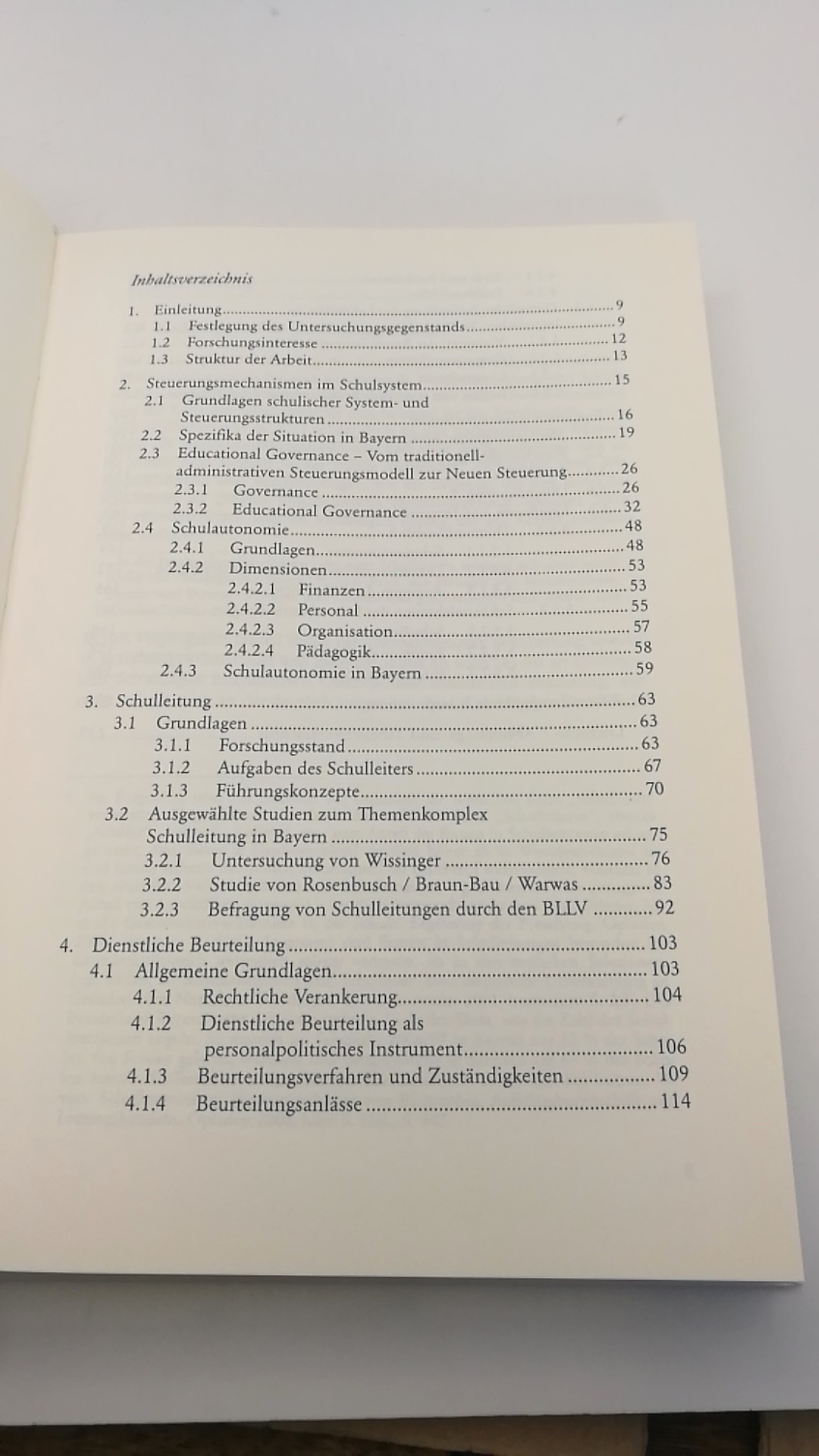 Hörner, Frank: Leiten oder leiden? Transformationen des Schulleitungshandelns; eine qualitative Studie zum Umgang von Schulleiterinnen und Schulleitern bayerischer Grund- und Hauptschulen mit dienstlichen Beurteilungen