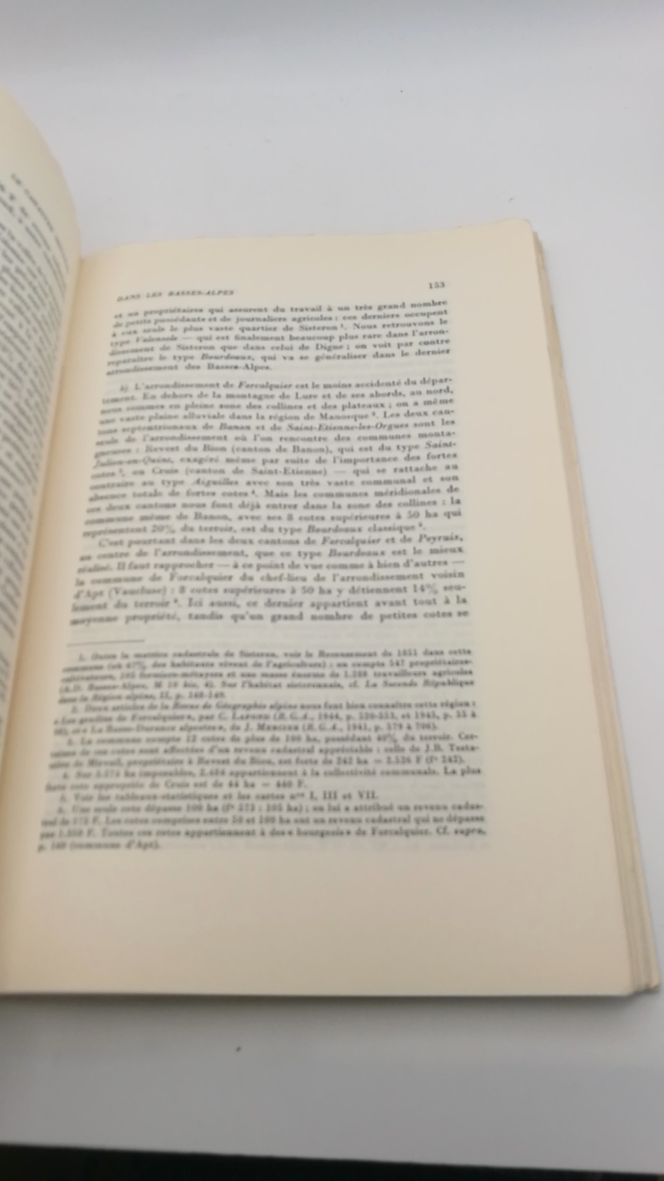 Vigier, Philippe: Essai sur la repartition de la propriete fonciere dans la region alpine Son evolution des origines du cadastre a la fin du Second Empire