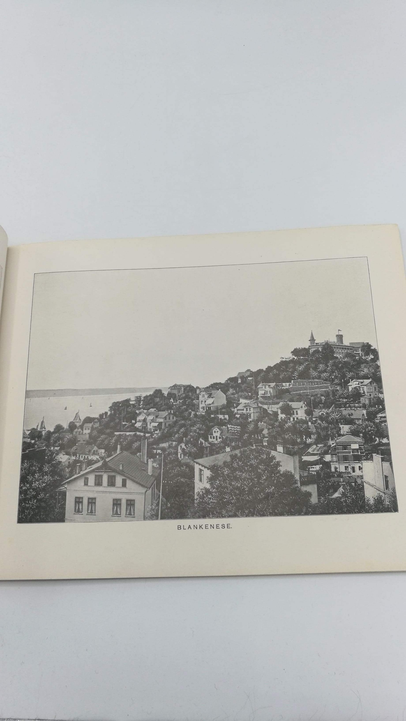 Die Nordsee: Nordsee-Album. Eine Sammlung von 70 Ansichten der Bäder und Städte der Nordsee-Küste.