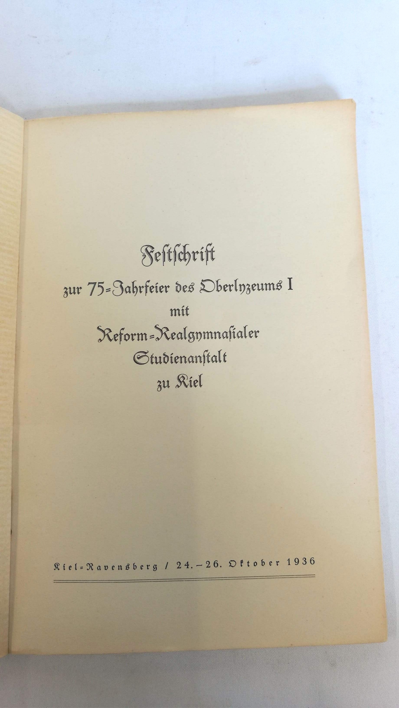 Dr. Ehrich (Oberstudiendirektor): 75 Jahre O.L.I. Kiel. Festschrift zur 75-Jahrfeier des Oberlyzeums I mit Reform-Realgymnasialer Studienanstalt zu Kiel.