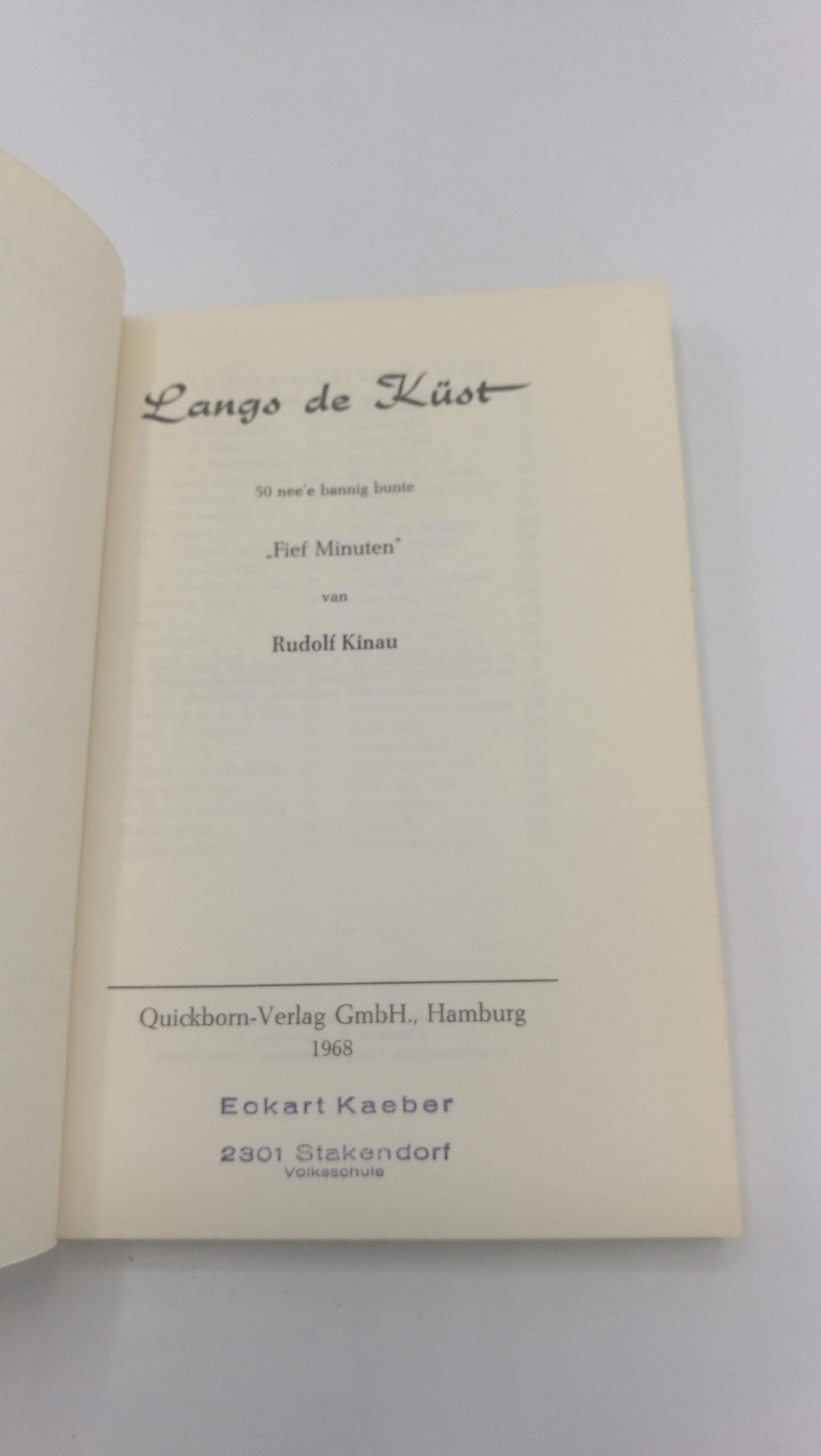 Kinau, Rudolf: Langs de Küst. 50 nee'e bannig bunte. "Fief Muniten" 