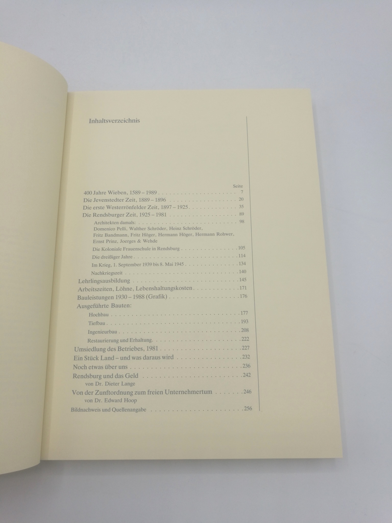 Wieben, Jürgen: Wir bauen seit 100 Jahren.1898 - 1989 Claus Wieben Bauunternehmung Westerrönfeld / Rendsburg. 