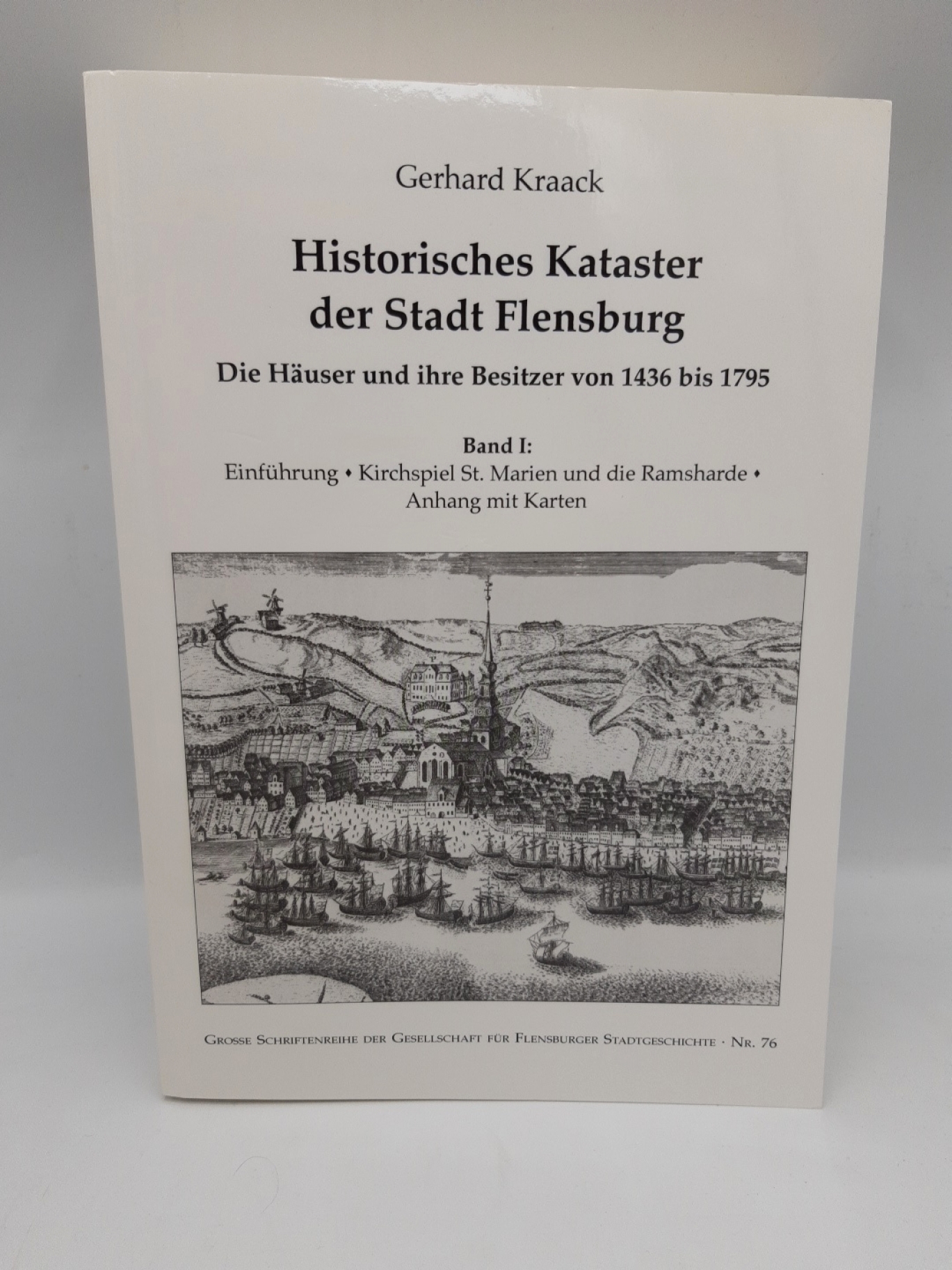 Gerhard Kraack: Historisches Kataster der Stadt Flensburg. Die Häuser und ihre Besitzer 1436 bis 1795. Grosse Schriftenreihe der Gesellschaft für Flensburger Stadtgeschichte. Nr. 76.