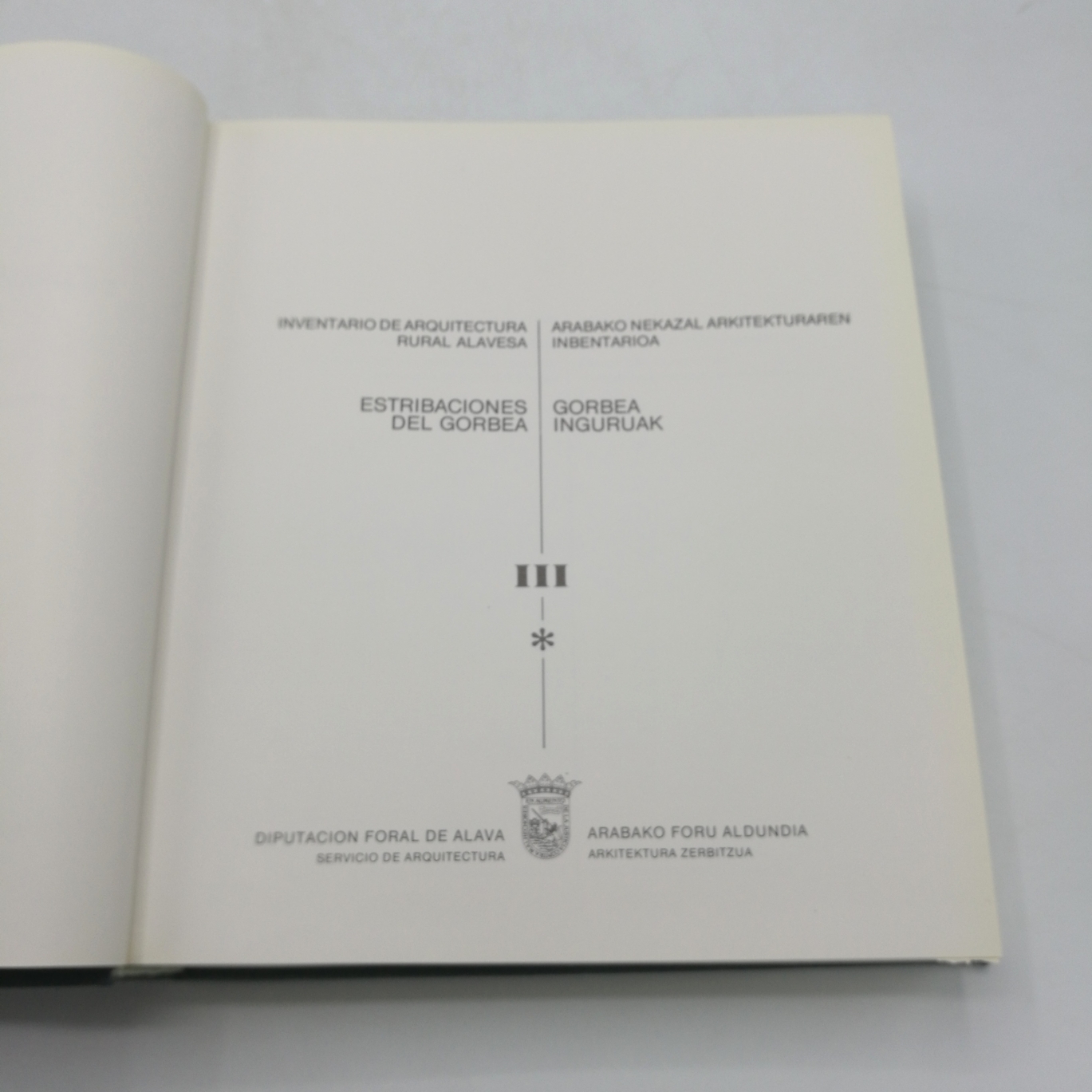 Palacios Mendoza, Victorino: Inventario de arquitectura rural alavesa. Vol. III. (=2 books)