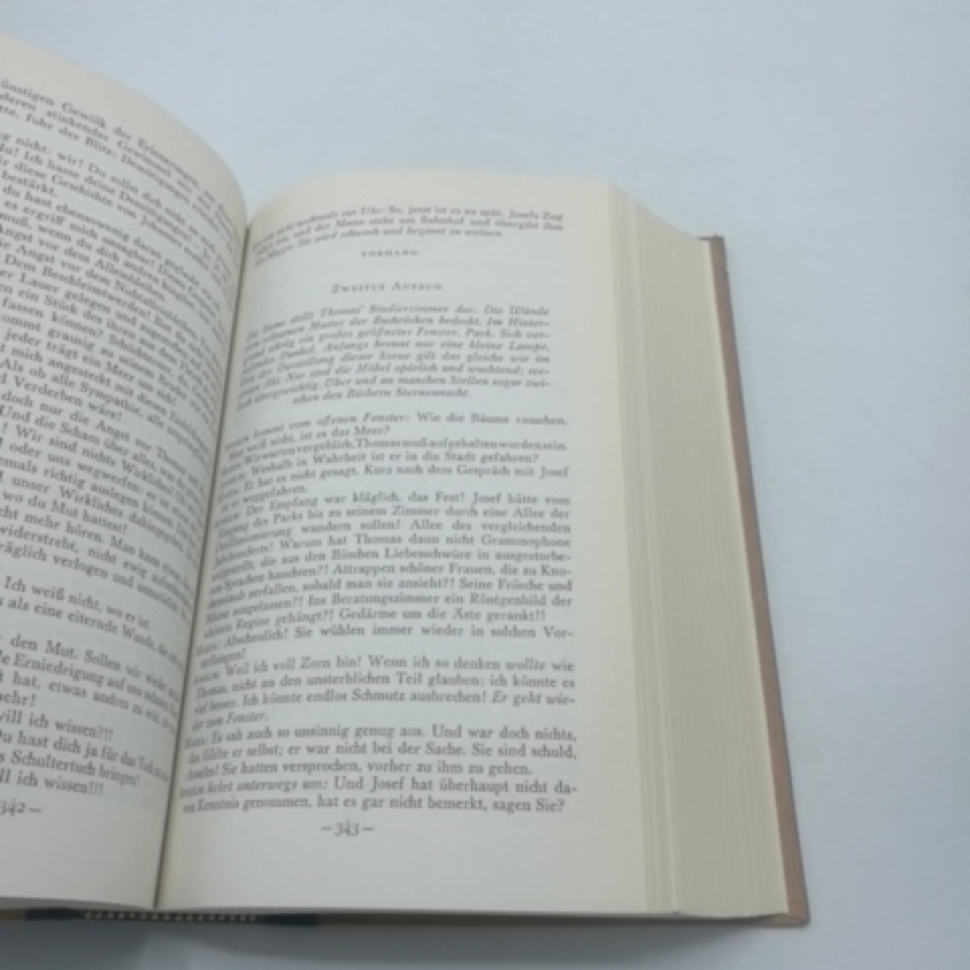 Musil, Robert: Drei [3] Bände Robert Musi. Herausgegeben von Adolf Frisé. Der Mann ohne Eigenschaften / Prosa, Dramen, Späte Briefe / Tagebücher, Aphorismen, Essays und Reden.