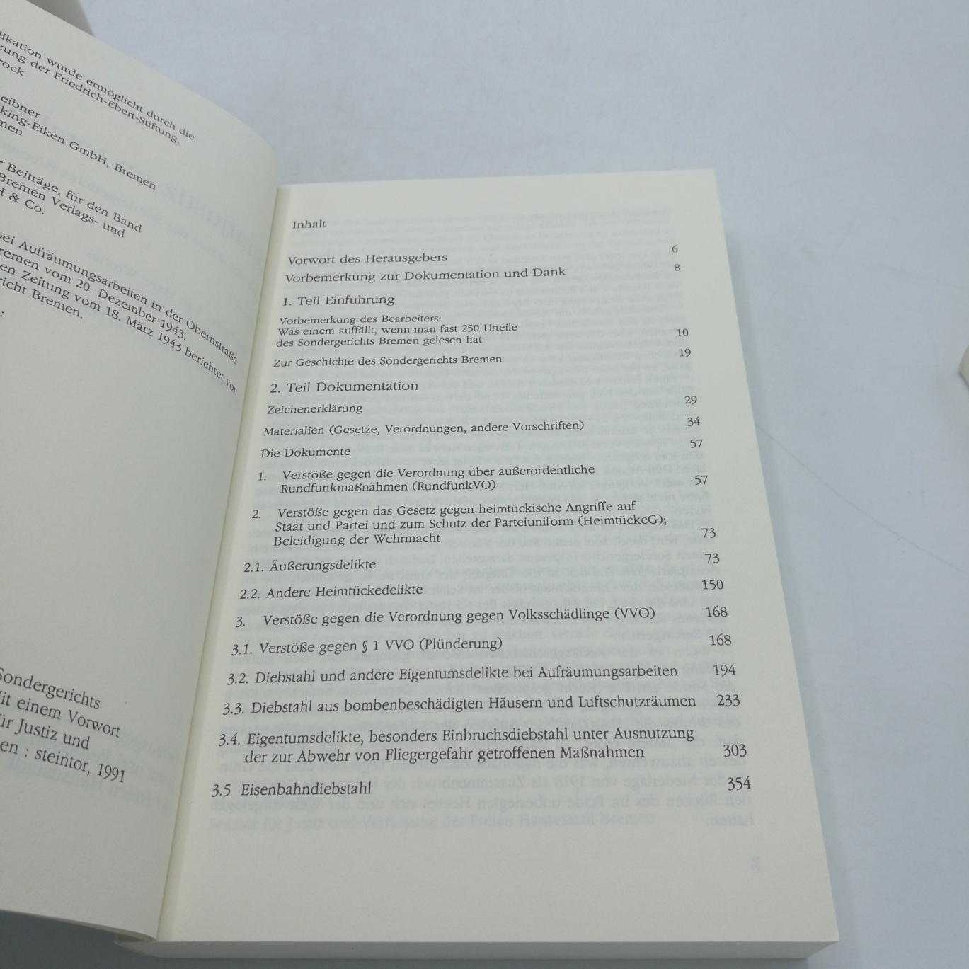 Senator Justiz u. Verfassung d. Freien Hansestadt Bremen (Hrsg.): Strafjustiz im totalen Krieg. Band 1 + 2 (=2 Bände) Aus den Akten des Sondergerichts Bremen 1940 bis 1945