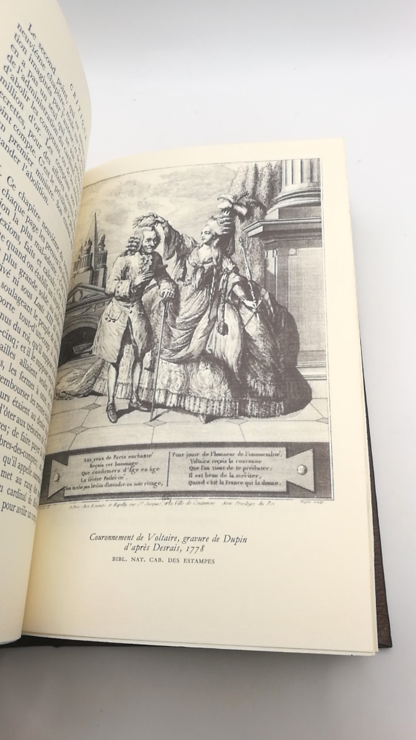 Voltaire: Mélanges philosophiques, littéraires et historiques Introduction de Pierre Gaxotte