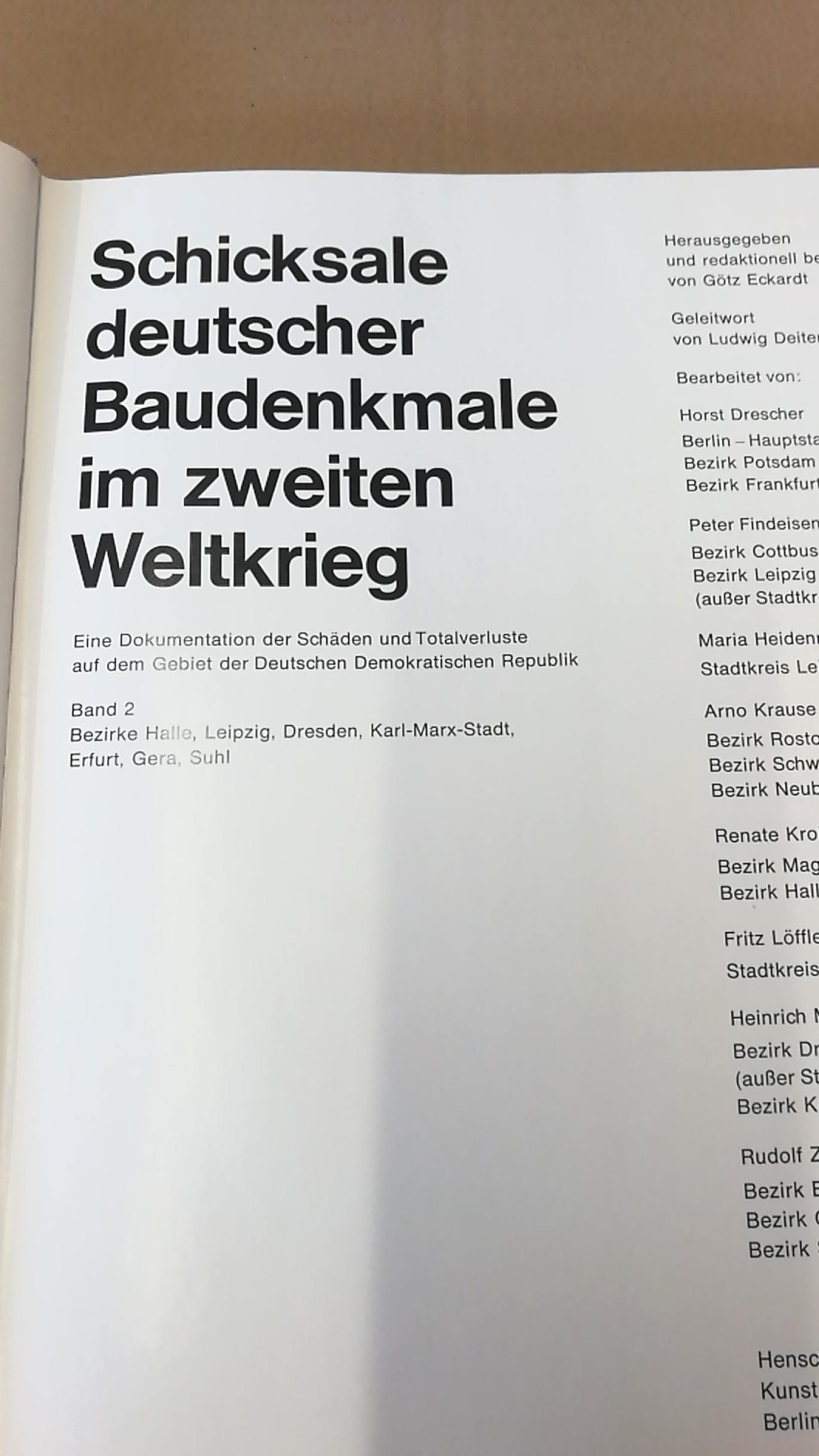 Eckhardt, Götz (Hrgs.): Kriegsschicksale Deutscher Architektur (2 Bände). Eine Dokumentation für das Gebiet der Bundesrepublik Deutschland.