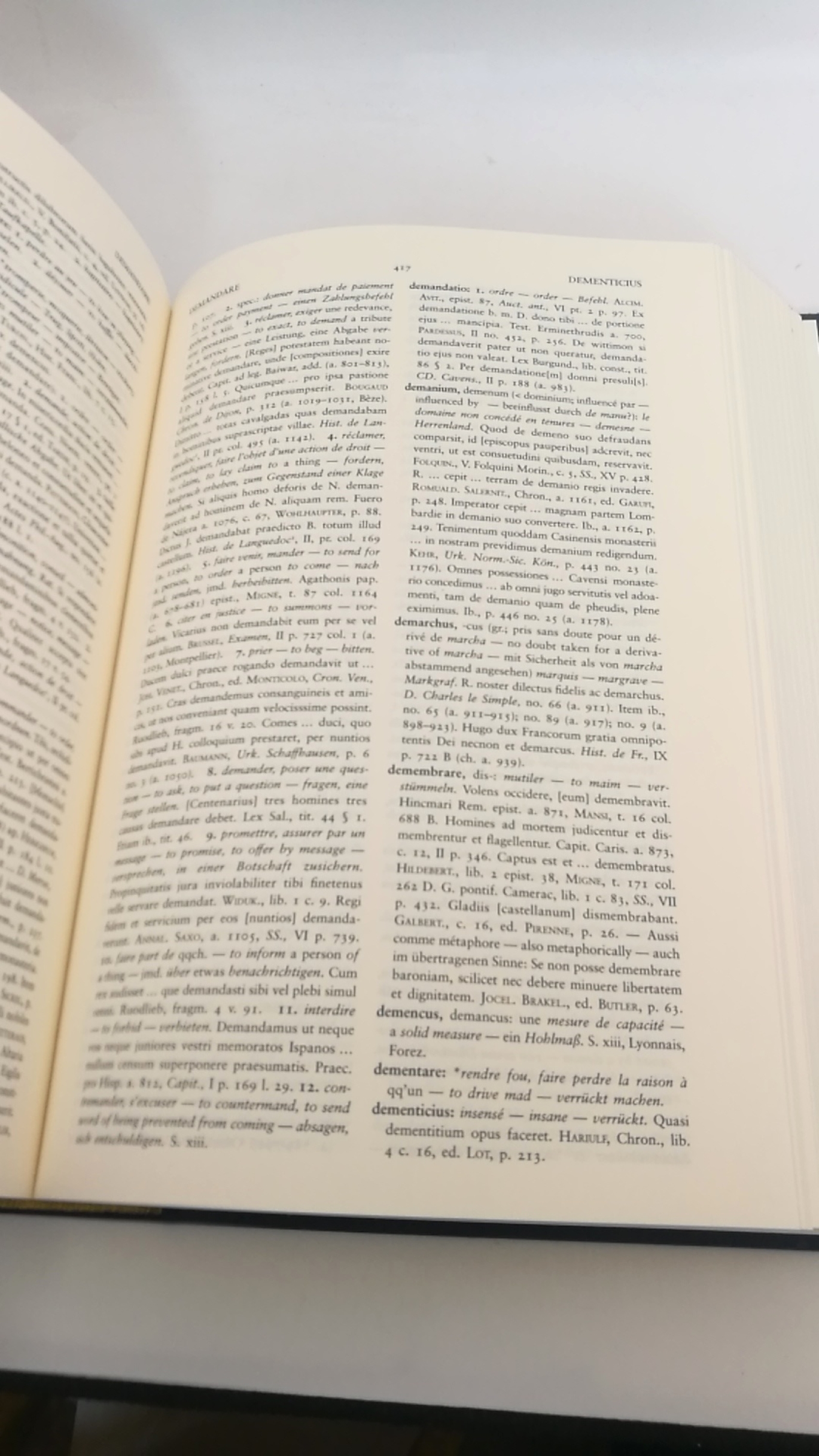 Niermeyer, Jan Frederik: Mediae latinitatis lexicon minus. 2 Bände (=vollst.) = Lexique latin médiéval = Mittellateinisches Wörterbuch