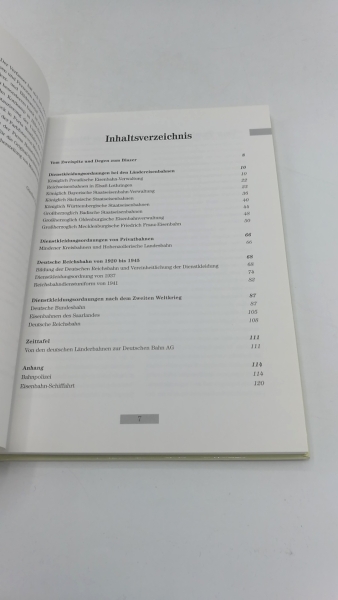 Henneking, Günther: Deutsche Eisenbahn-Uniformen seit 1860 