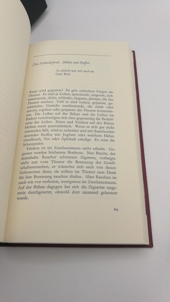 Stadelmaier, Gerhard: Letzte Vorstellung Eine Führung durchs deutsche Theater. Mit Photographien von Hermann und Clärchen Baus.