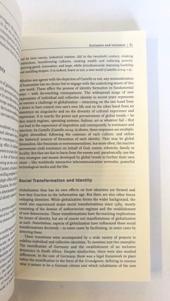 Rüsen, Jörn: Humanism in intercultural perspective Experiences and expectations