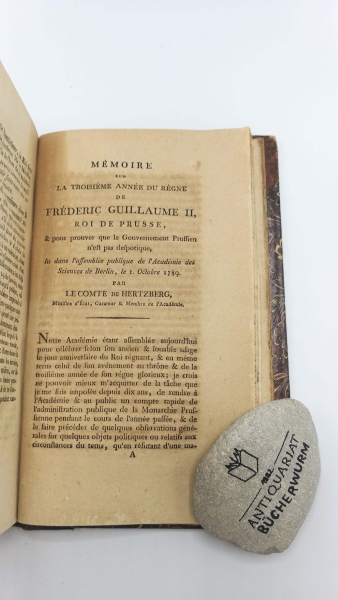 Hertzberg, M. Le Comte de: Huit dissertations que M. le Comte de Hertzberg a lues dans les assemblées publiques de l’Académie Royale des Sciences et Belles-Lettres de Berlin, tenues pour l’anniversaire du roi Frédéric II dans les années 1780-1787