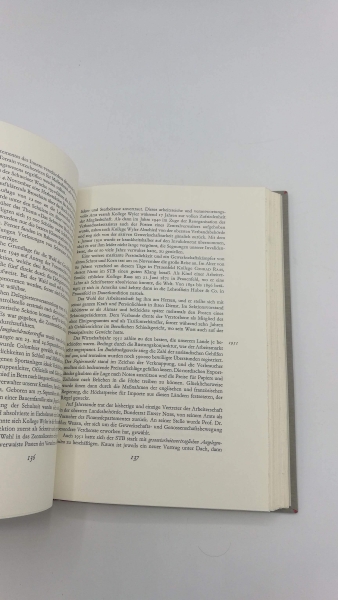 Leuenberger, Ernst: 100 Jahre Schweizerischer Typographenbund 1858 - 1958 Festschrift verfaßt von den Zentralsekretären