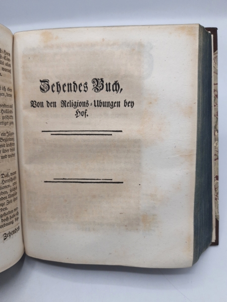 Moser, Friedrich Carl von: Teutsches Hof-Recht, enthaltend eine Systematische Abhandlung Von der Geschichte des Teutschen Hof-Wesens. [...] Nebst vielen ungedruckten Hof-Ordnungen und Ceremoniel--Nachrichten