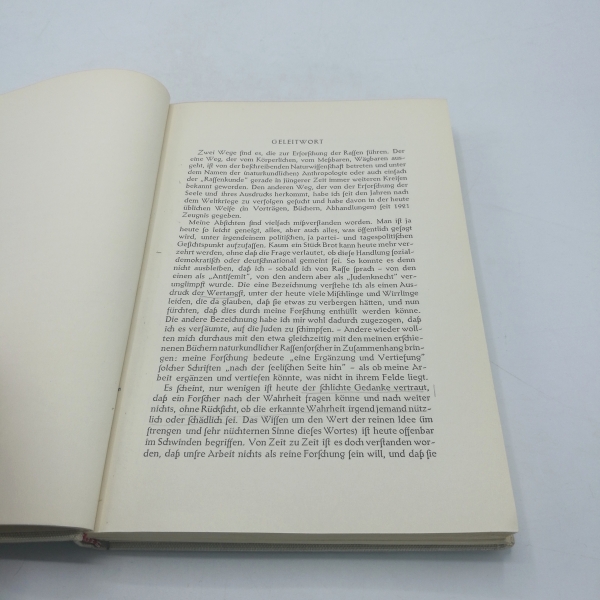 Clauß, Ludwig Ferdinand: Von Seele und Antlitz der Rassen und Völker Eine Einführung in die vergleichende Ausdrucksforschung.