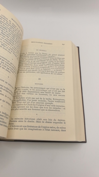 Valéry, Paul: Oeuvres de Paul Valéry. 2 Vol (=complet.) Bibliothèque de la Pléiade. Édition établie et annotée par Jean Hytier