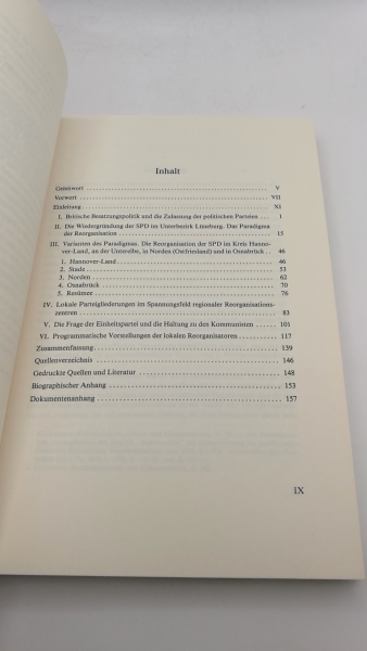 Pezold, Johann Dietrich von: Sozialdemokraten in Niedersachsen 1945/ 46 Materialien zur Reorganisation der SPD im aussergrossstädt. Bereich