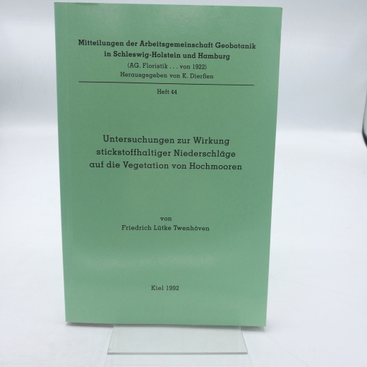 Twenhöven, Friedrich Lütke: Untersuchungen zur Wirkung stickstoffhaltiger Niederschläge auf die Vegetation von Hochmooren. Mitteilungen der Arbeitsgemeinschaft Geobotanik in Schleswig-Holstein und Hamburg Heft 44.