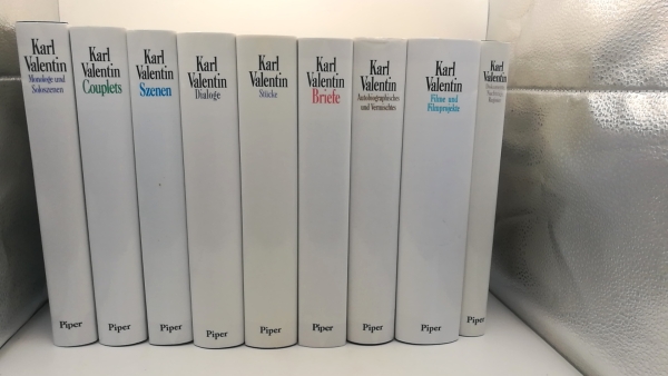 Bachmaier / Wöhrle, Helmut / Dieter: Karl Valentin. Sämtlicher Werke in acht Bänden. 8 Bde + 1 Reg. (=9 Bände = vollst.) Herausgegeben auf Grundlage der Nachlaßbestände des Theatermuseums d. Universität zu Köln, des Stadtarchivs und d. Stadtbibliothek Mün